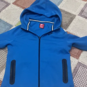 Blå nike teech tracksuit helt NY!!  - Blå Nike teech tracksuit