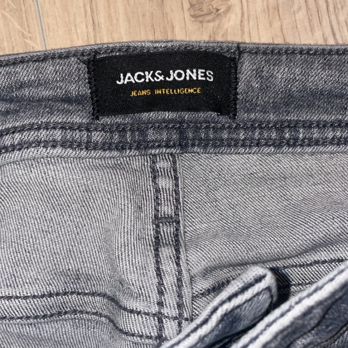 Grå jeans från Jack & Jones - 2