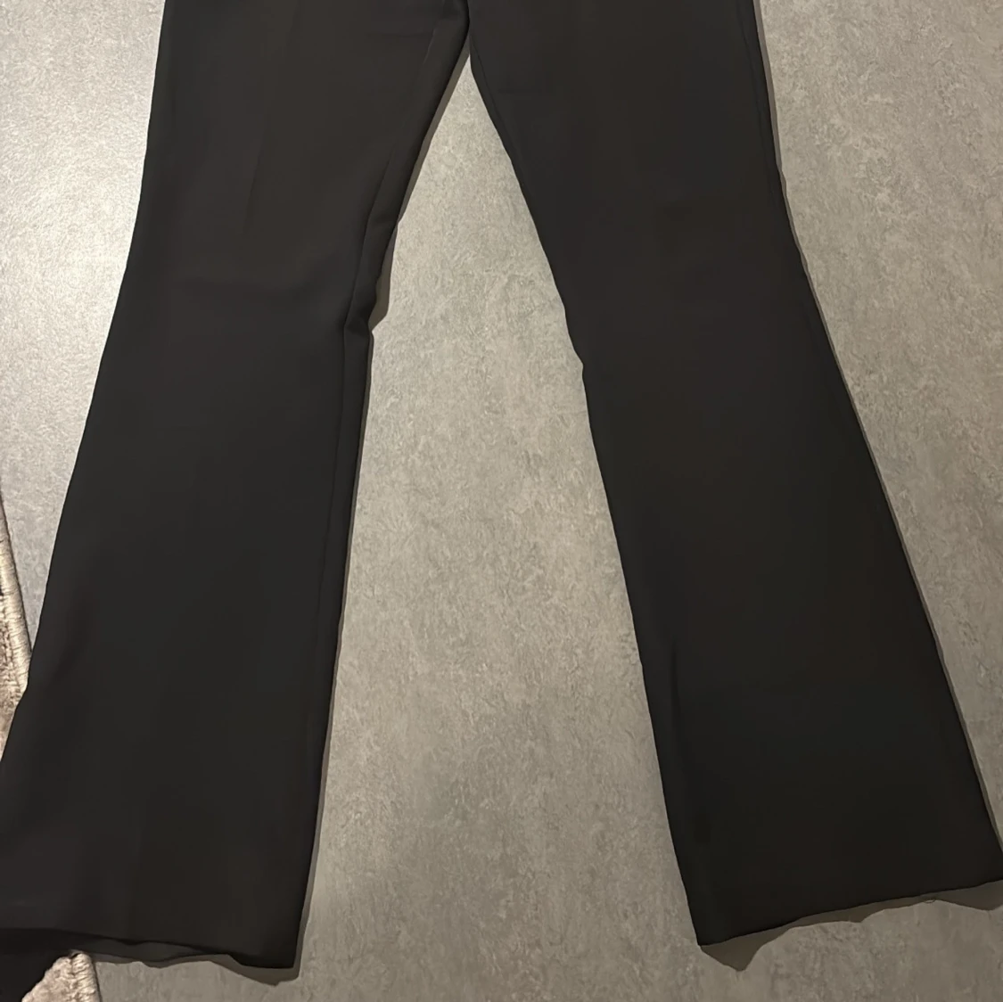 Svarta kostymbyxor från BikBok - 1