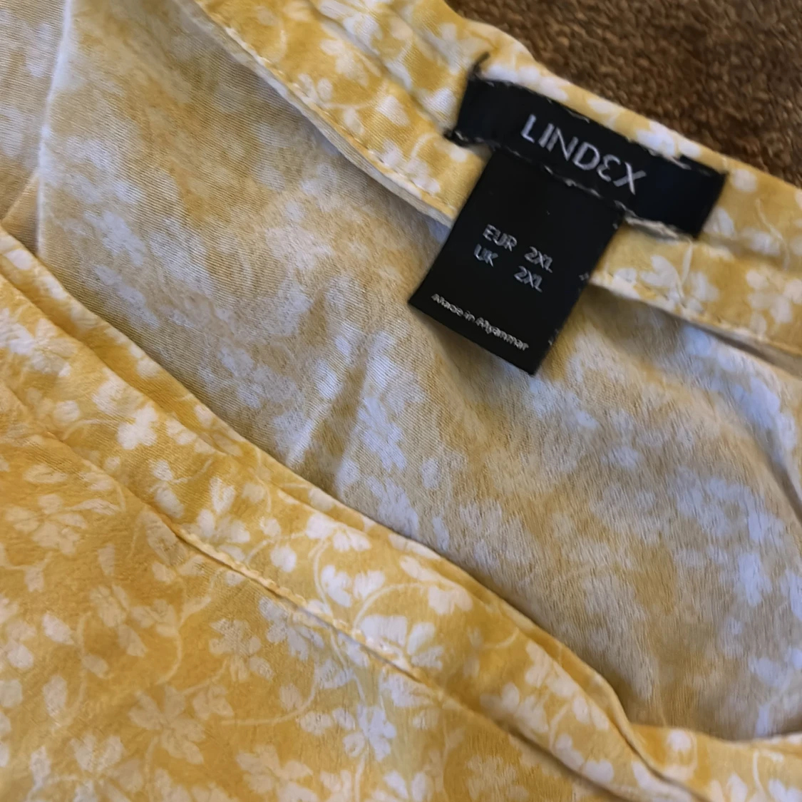 Gul omlottkjol från Lindex - 1