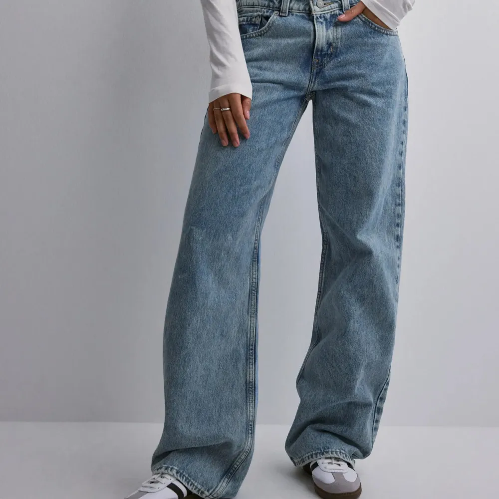 Supersnygga levis jeans, använda fåtal gånger. Storlek 26/32. Farkut & Housut.