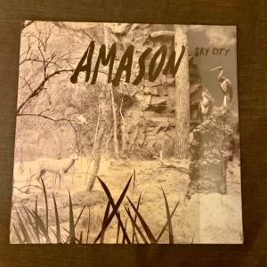 Amason - Sky city LP, gul vinyl - Vinylskiva med albumet 'Sky City' av Amason. Ospelad, oöppnad