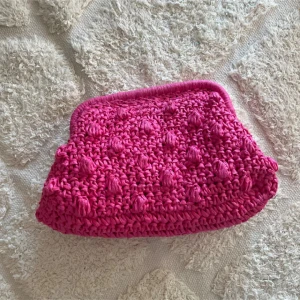 Clutch bag - Jättefin clutch bag som är I nyskick! Köpt i Frankrike och vet tyvärr inte vilket märke det är!❤️