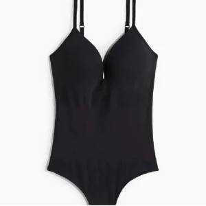 Body hm - Så så fin body från hm!! Använd en gång!