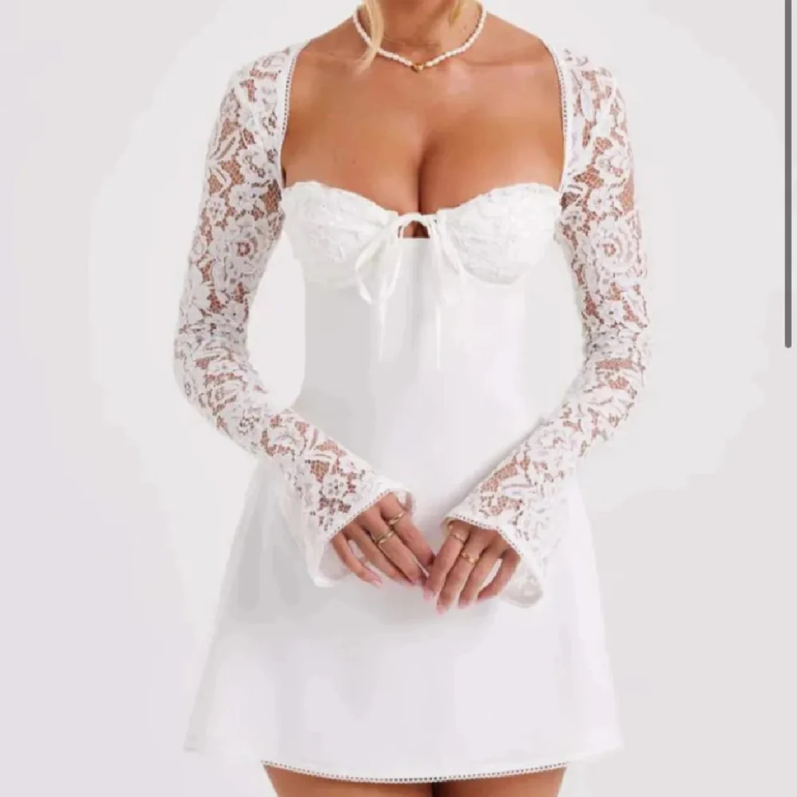 Vit studentklänning 