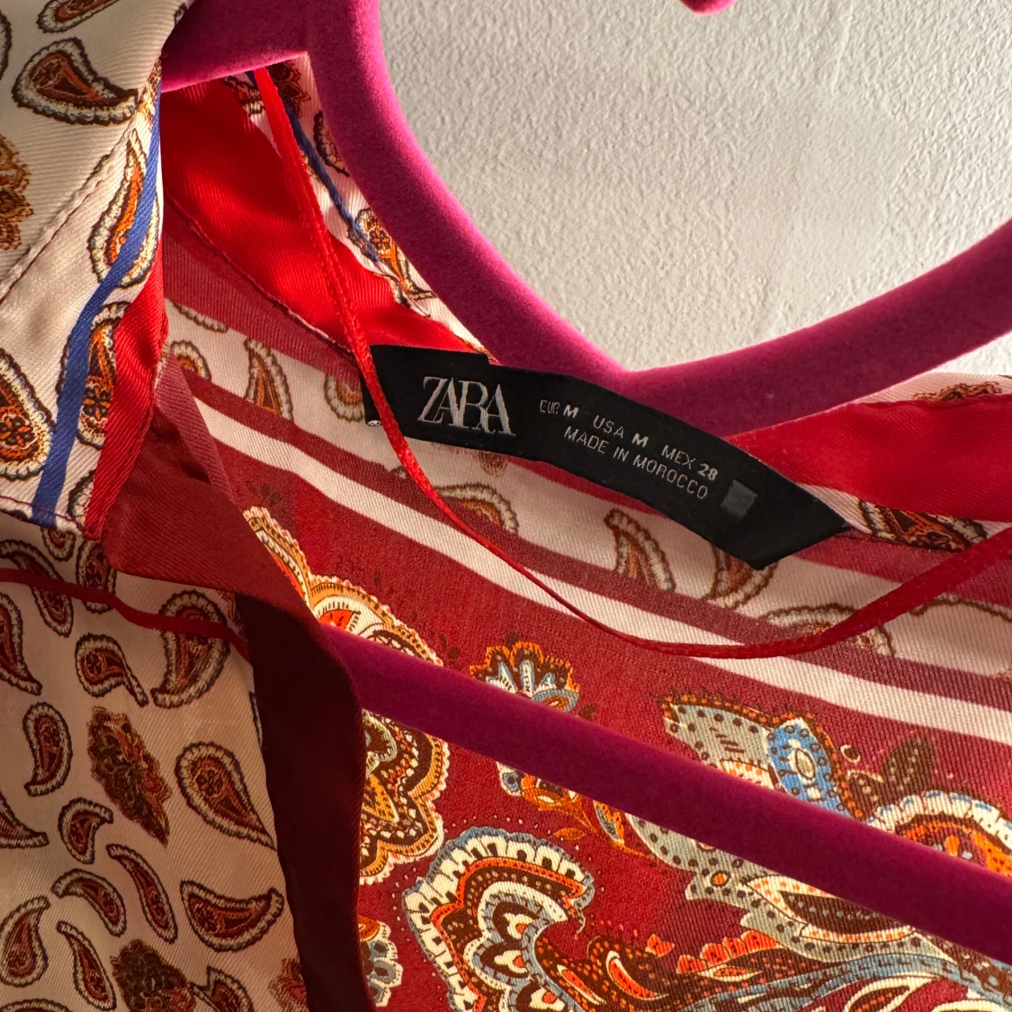 Mönstrad blus från Zara - 2