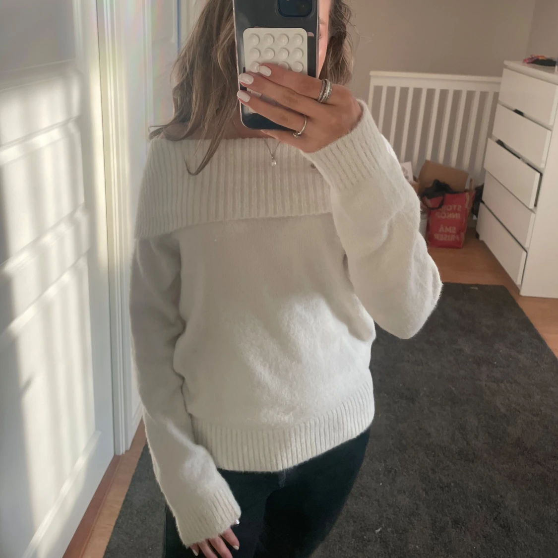 Vit offshoulder tröja från Lindex