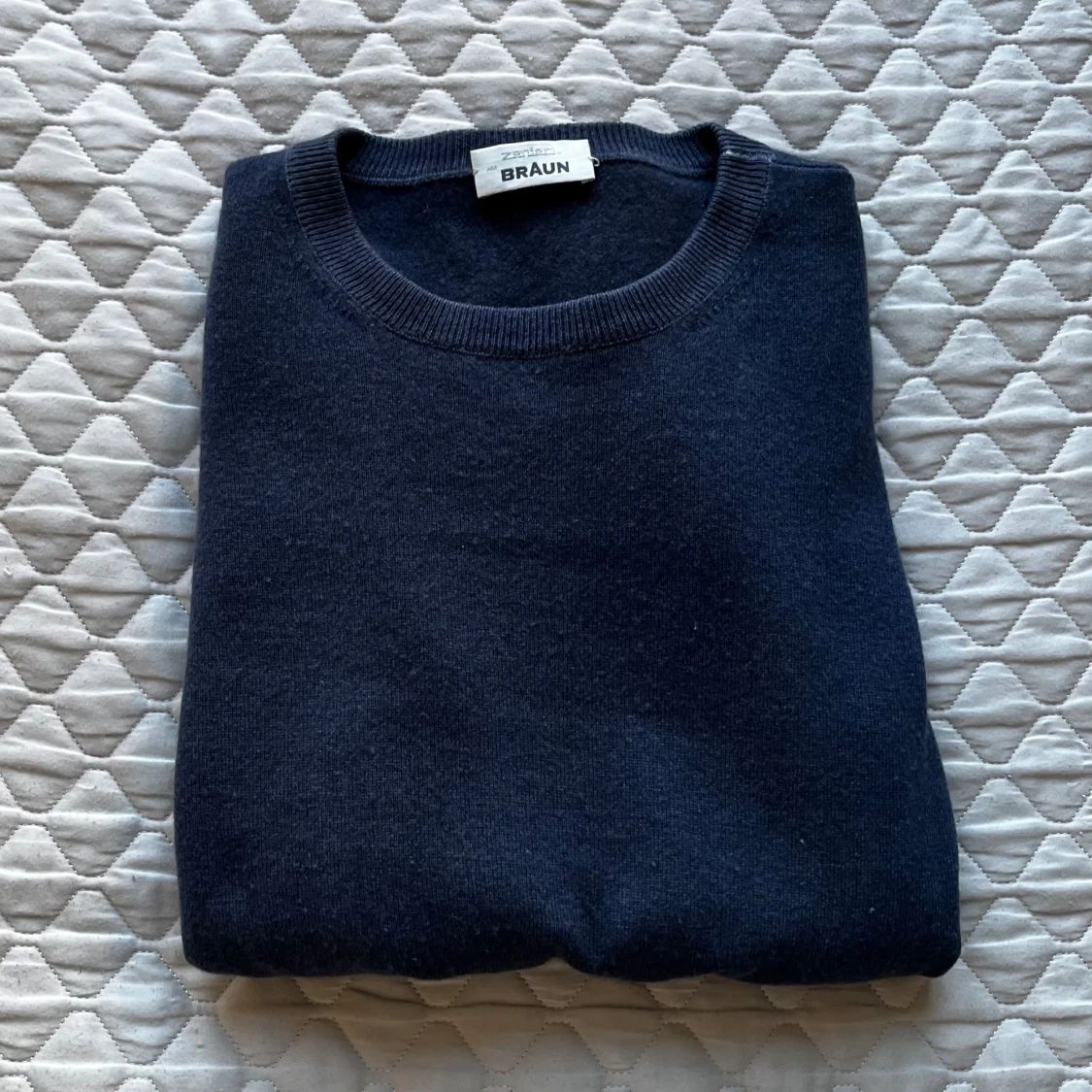 Mörkblå kashmirtröja från BRAUN - 1