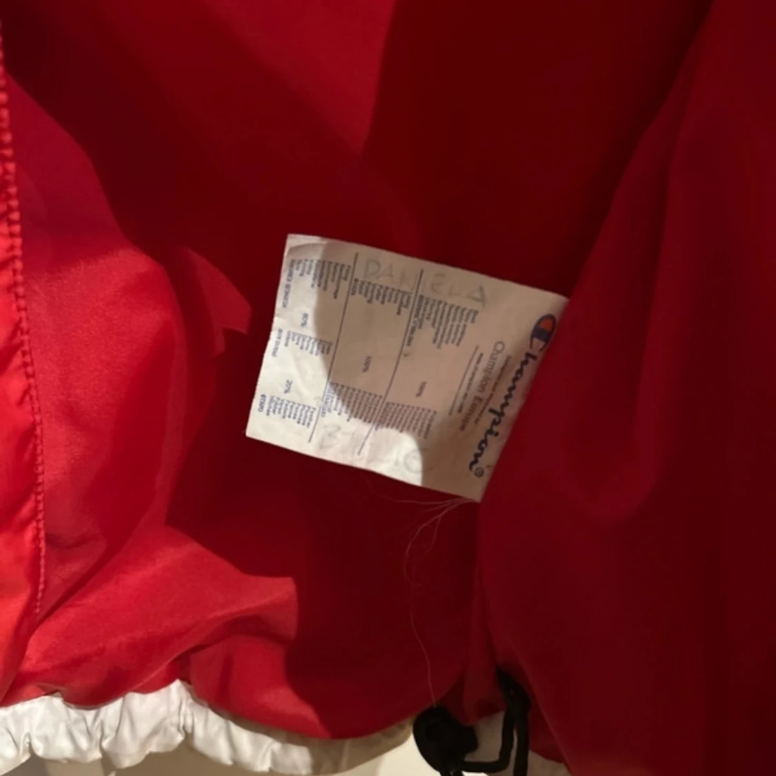 Vit och röd dunväst från Champion stl S - 2