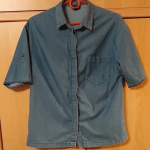 Jeansskjorta  - Kortärmad jeansskjorta 