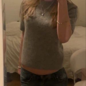 Stickad t-shirt - Säljer en tröja från zara💕kan även byta mot en större storlek❣️pris kan diskuteras