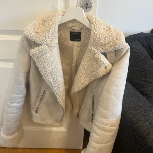 Teddy jacka - Jacka från bershka beige