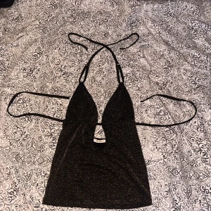 Festtopp! - Köptes för 199kr🙌 säljer då den knappt används