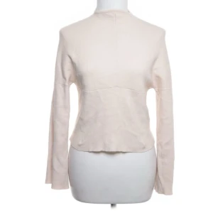 Rosa stickad tröja  - Stickad tröja som är sparsamt använd i jättebra skick! 