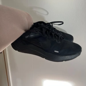 Nike skor  - Använda endast 3 gånger, jättesköna skor!