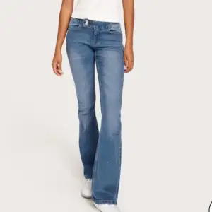 Botcut jeans  Storlek 32