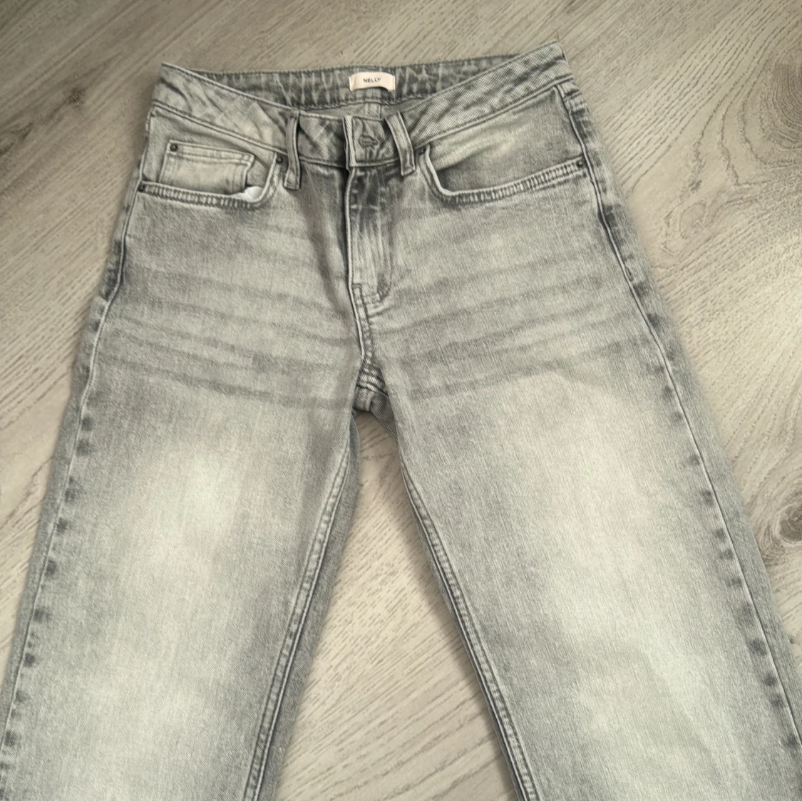 Ett par Nelly jeans i storlek 34 - 90