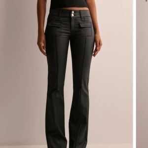 Nelly läder byxor  - Säljer dem här populära byxorna 💕💕 oanvända o slutsålda därav priset (inge prut) 