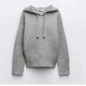 stickad hoodie från zara  - Trendig stickad hoodie från zara. Storlek S
