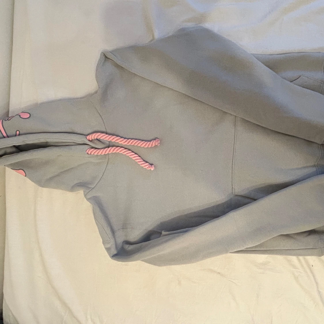 Grå hoodie med rosa tryck - 92