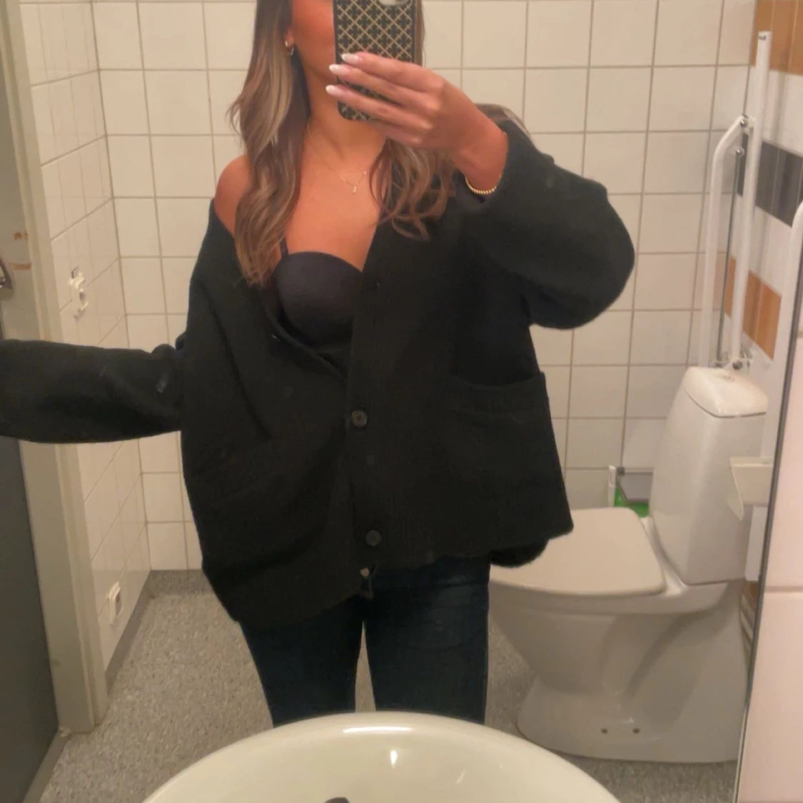 Svart kofta från Monki