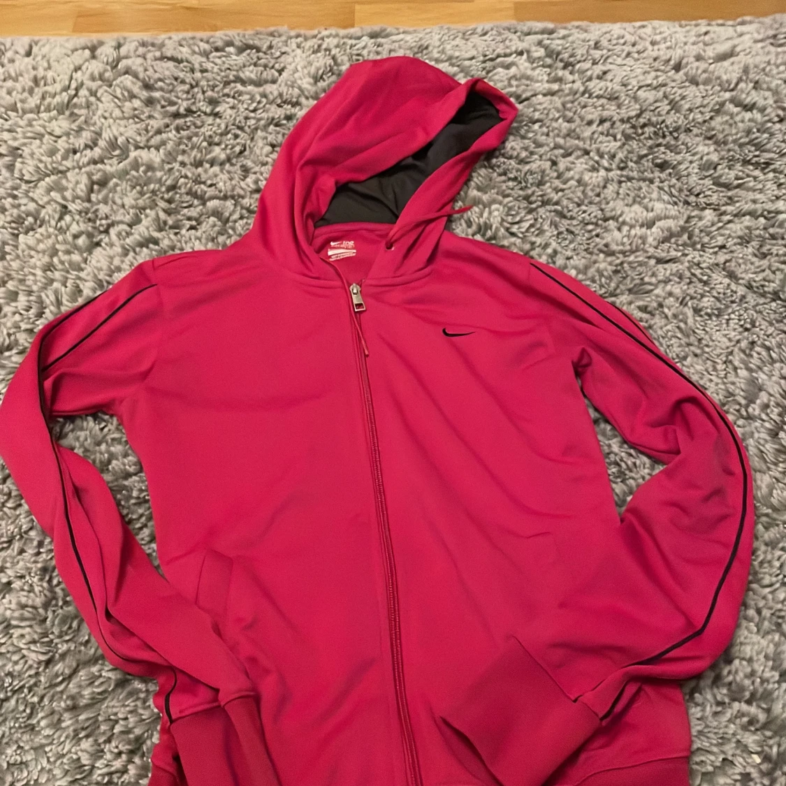 Röd huvtröja från Nike - 90