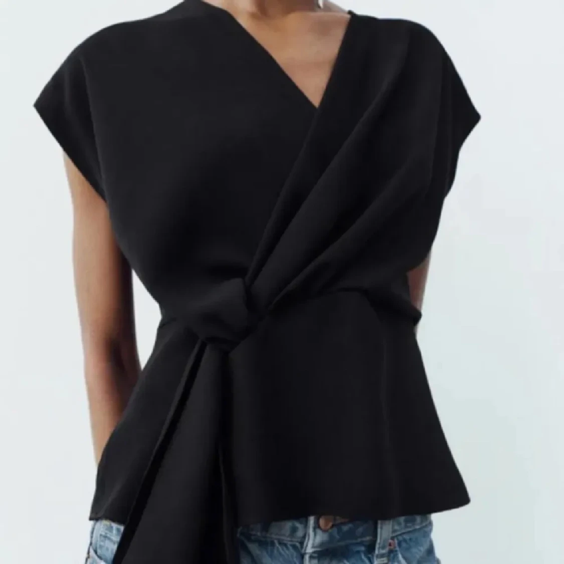 Svart omlottopp - 90