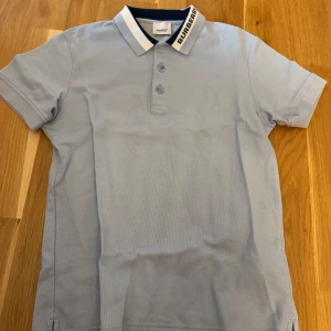 Burberry pike  - Het ny använd 1-2 gånger för liten för mig kvitto finns på bilden.