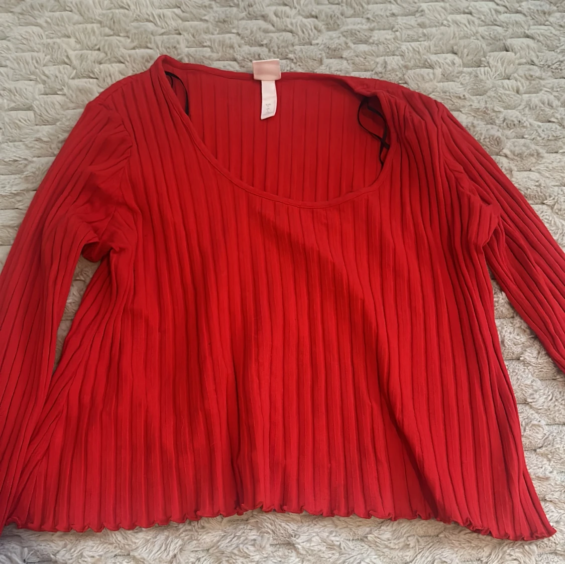 Röd ribbad tröja från H&M