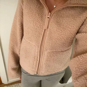 Teddy jacka - Säljer denna jätte söta Teddy jacka från hm💓