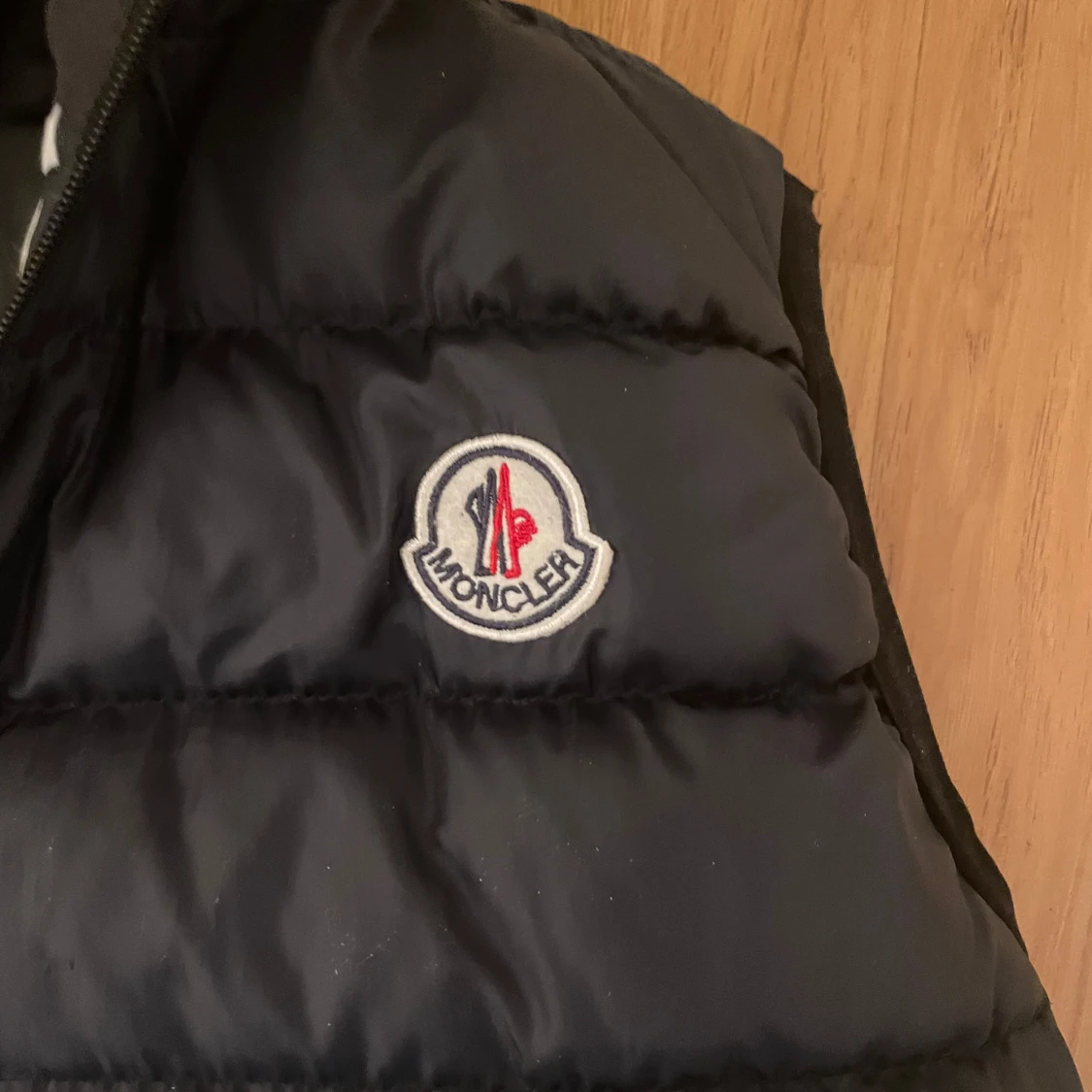 Svart dunväst från Moncler - 91
