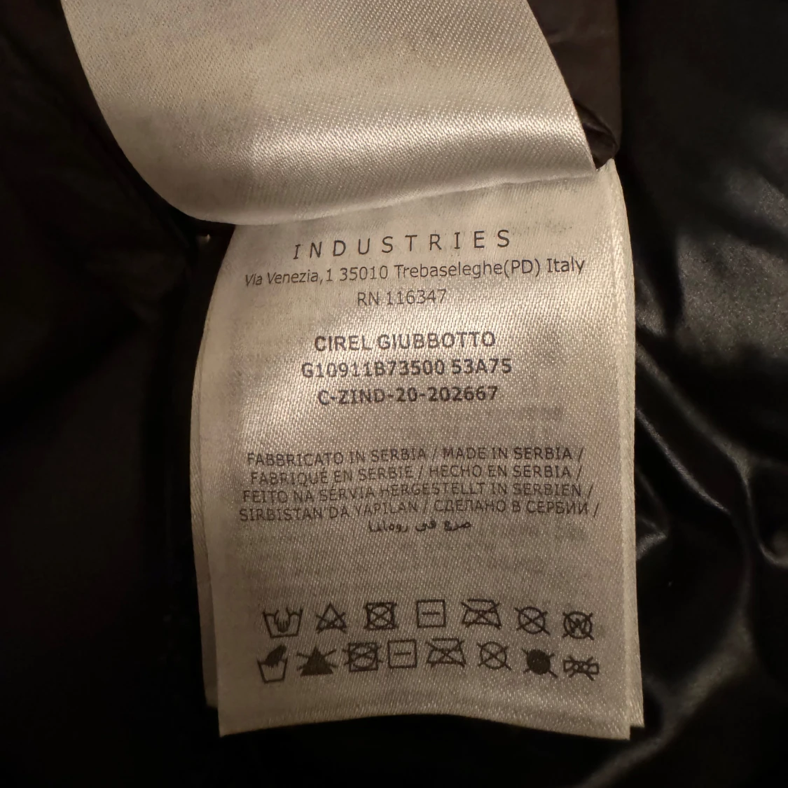 Svart dunjacka från Moncler - 93