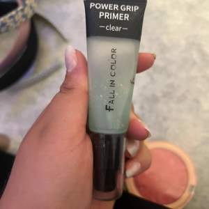 Säljer iväg denna grip primer, finns lite mindre än hälften kvar. Säljes för 20 kr 