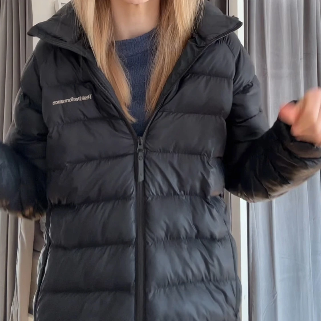 Svart dunjacka från Peak Performance - 1