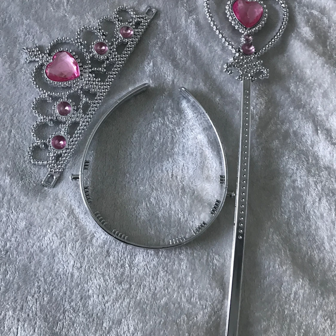 Barn Tiara och Trollstav