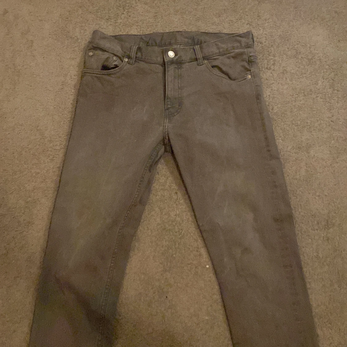 Grå jeans från Weekday