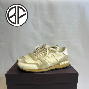 Valentino rockrunners  - Valentino rockrunners, storlek 43, box och kort!