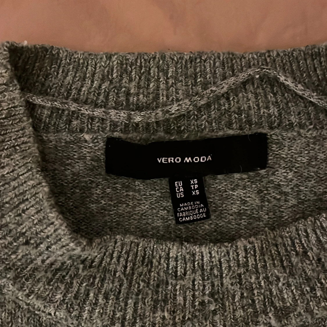 Grå stickad tröja från Vero Moda - 1