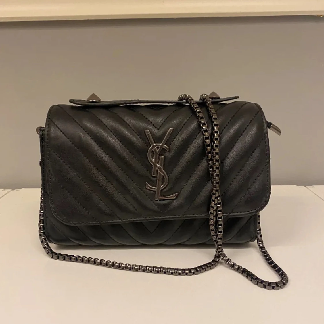 YSL  - 1