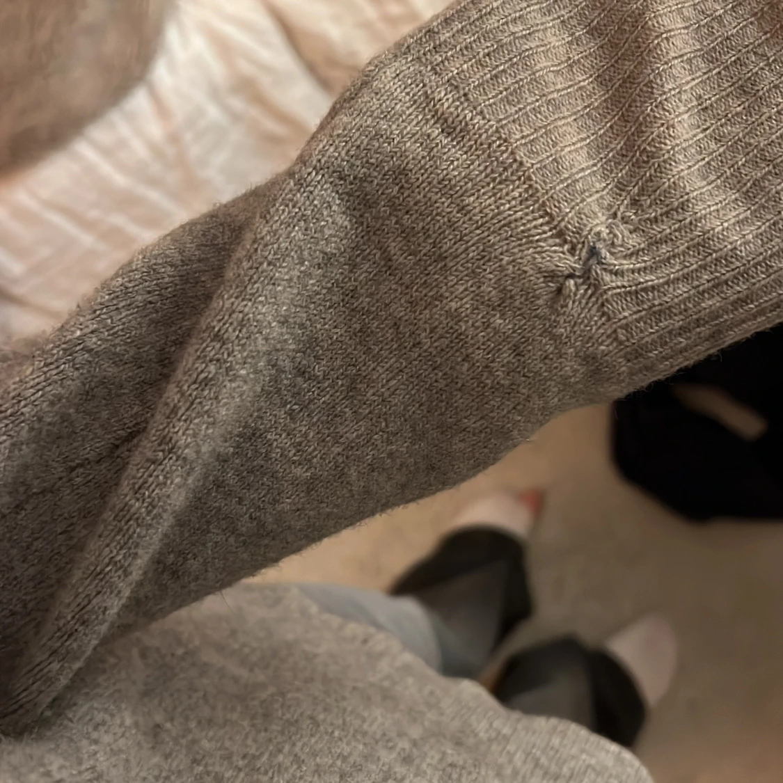 Grå stickad tröja - 92