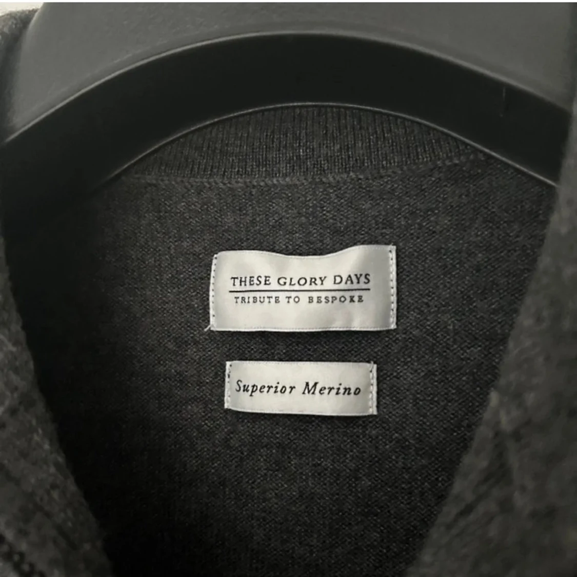 Mörkgrå merinoullströja från These Glory Days - 90