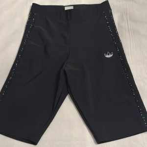 Jogginsbyxor adidas - Använda endast 1 gång 