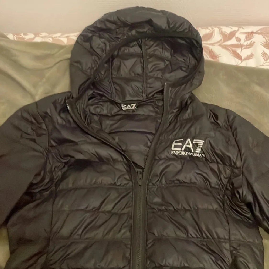 Svart pufferjacka från Emporio Armani