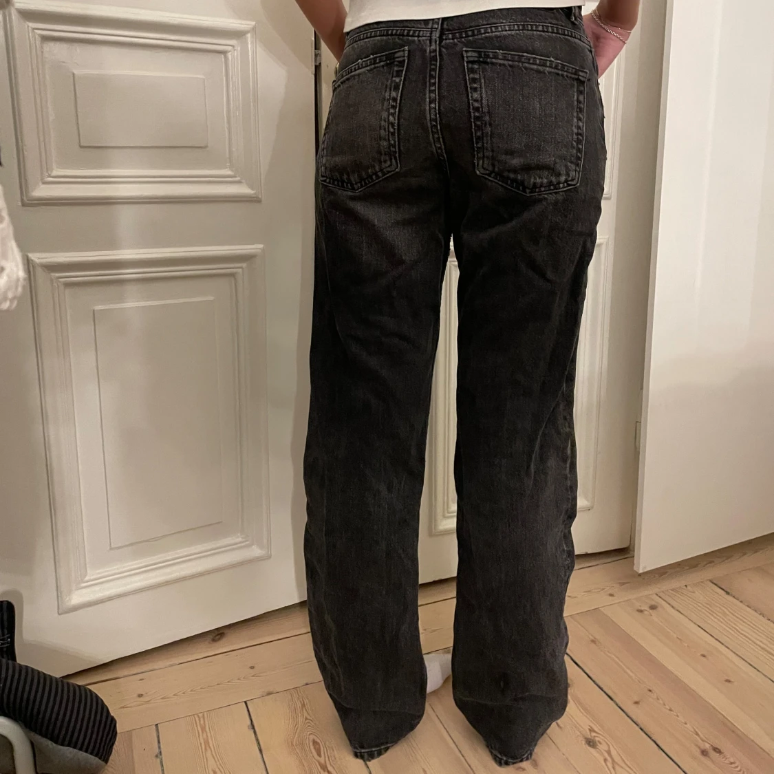 Svarta jeans med bootcut - 2