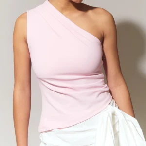 Rosa topp - Jättefin trendig rosa topp från Gina😻❤️bara använd några få gånger 