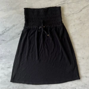 Söt juicy couture klänning  - Säljer denna super snygga juicy couture klänning eftersom den är lite för kort för mig!! ❤️❤️