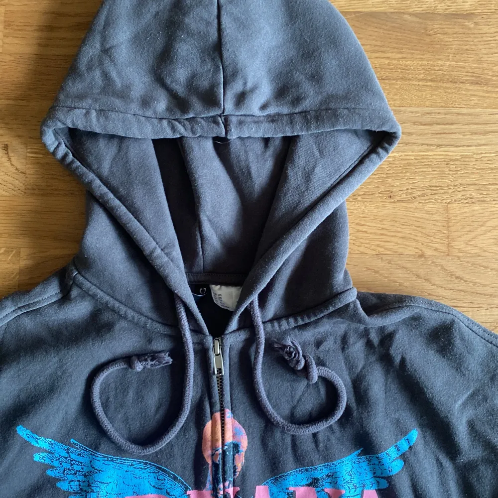 Använd ganska mycket bra skick . Hoodies.