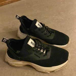 Steve Madden sneakers - Använda många gånger därför lågt pris Storlek 39