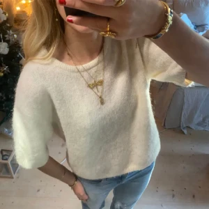 Stickad trekvartsärmad tröja - SUPERSNYGG!! Tryck gärna köp nu ❤️❤️