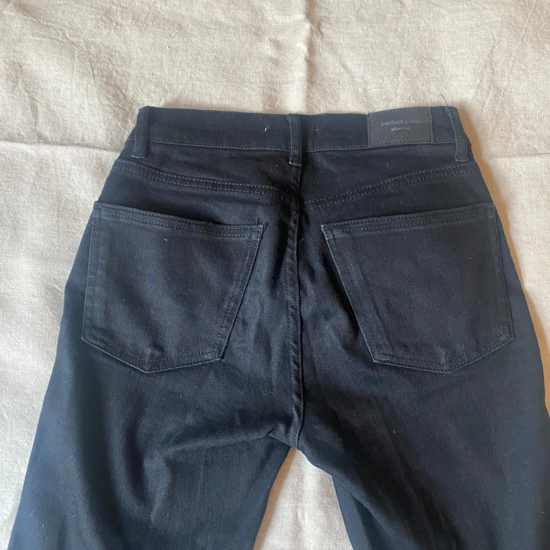 Svarta jeans från gina tricot!💘 - 90